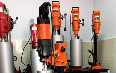 鑽孔工具:鑽孔機